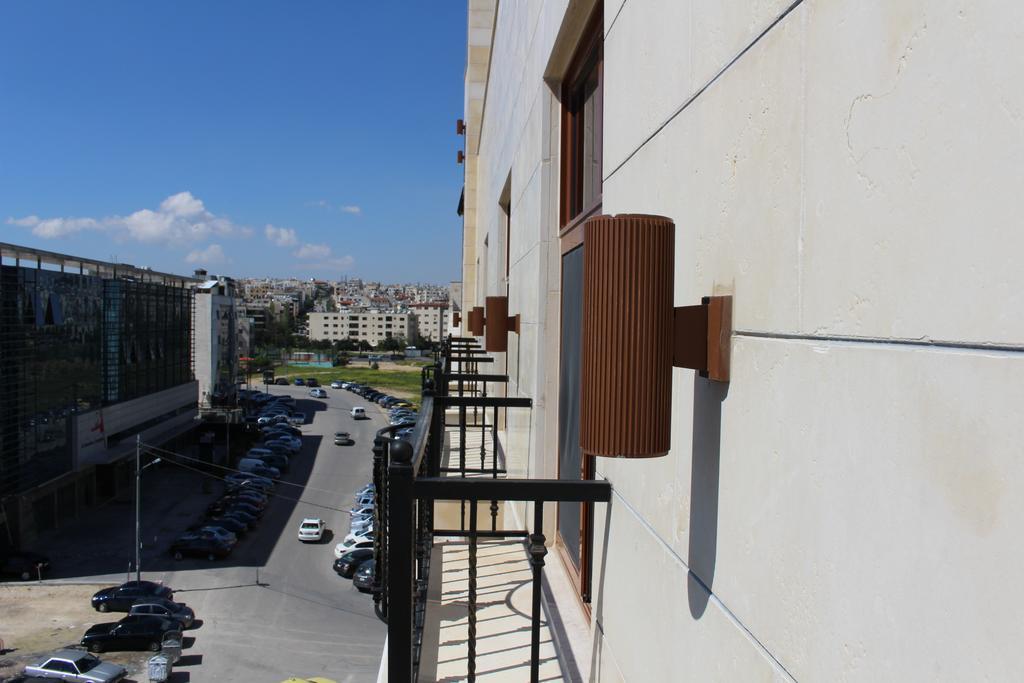 Baden Hotel Suites Amman Exteriör bild