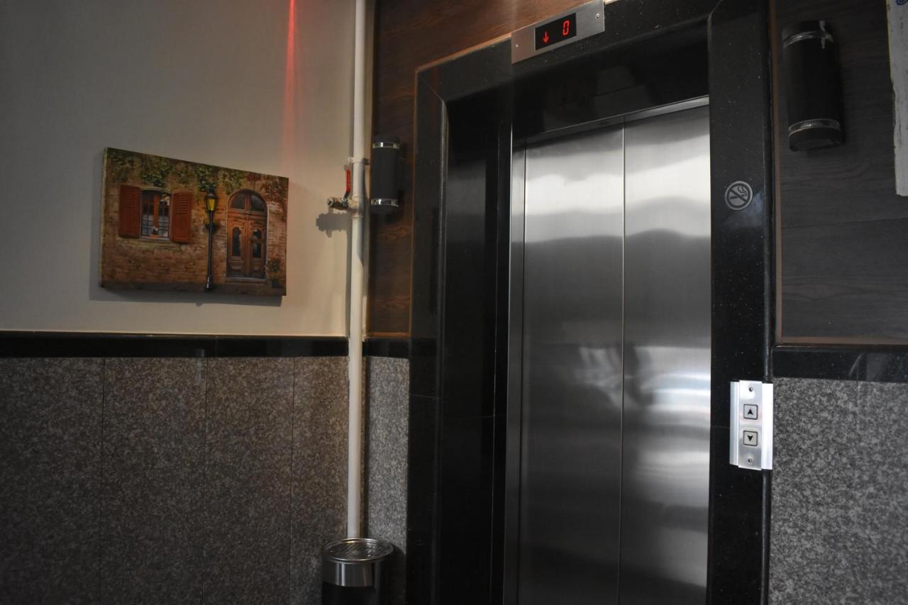 Baden Hotel Suites Amman Exteriör bild